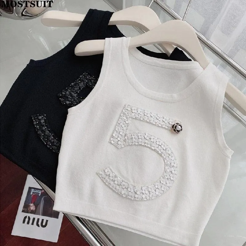 Chic 3D Knit Sleeveless Vest for Modern Women